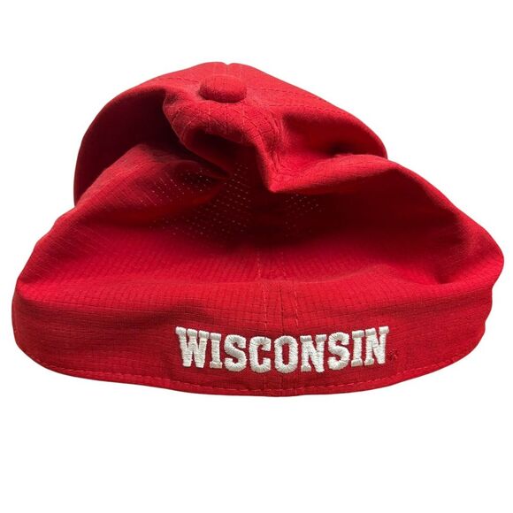 Under Armour Wisconsin Badgers Fitted Red Hat Ball Cap Size XL - Picture 4 of 6